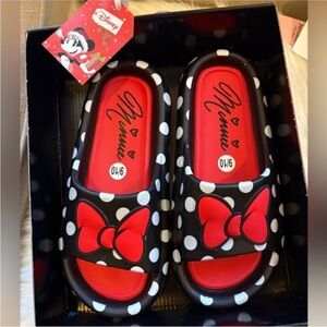 Disney Minnie Mouse Polka Dot Slippers - Red and Black